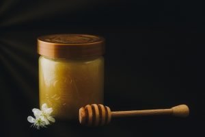 náhrady bieleho cukru - med