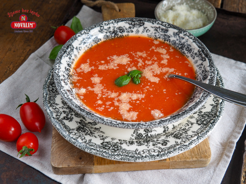 paradajková polievka z pečených paradajok